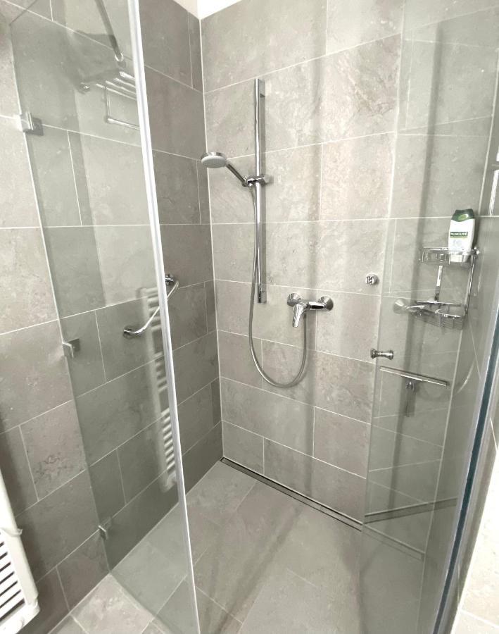 Atrium Apartman Heviz Mit Panoramaterrasse Und Tiefgarage Luaran gambar