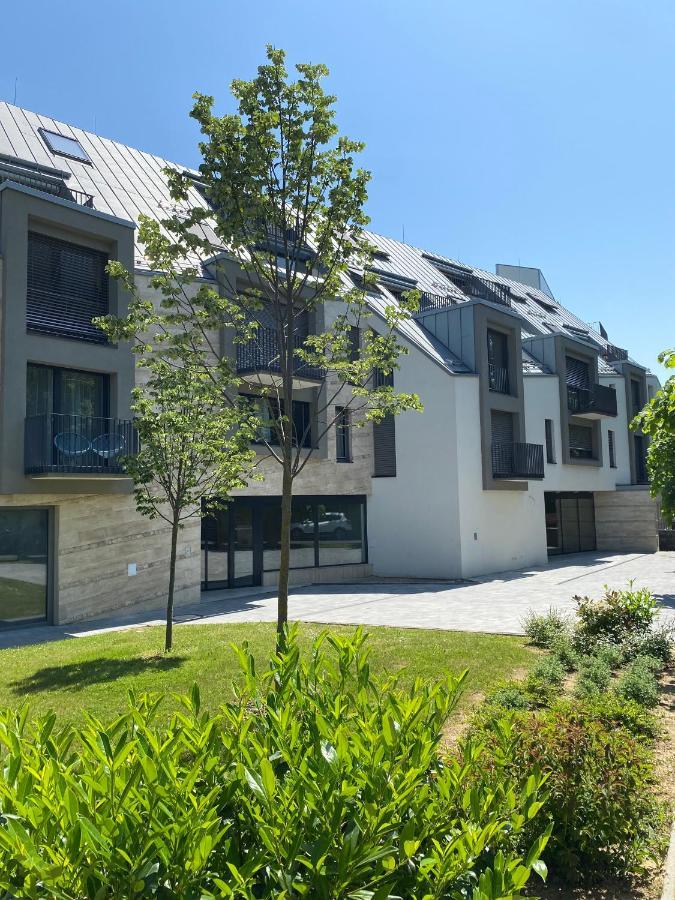 Atrium Apartman Heviz Mit Panoramaterrasse Und Tiefgarage Luaran gambar