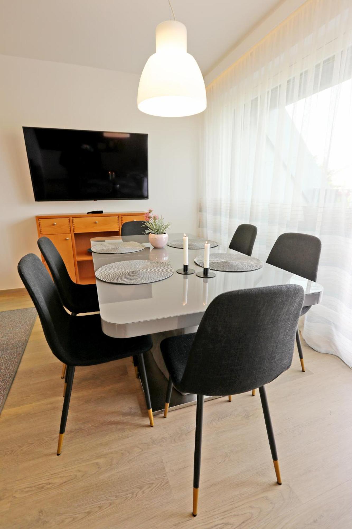 Atrium Apartman Heviz Mit Panoramaterrasse Und Tiefgarage Luaran gambar